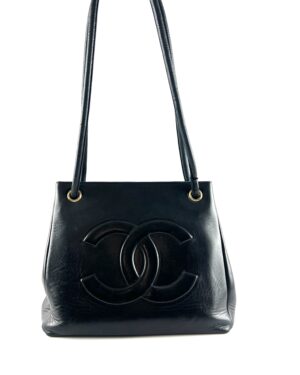 Chanel leather shoulder bag