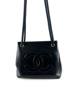 Chanel leather shoulder bag
